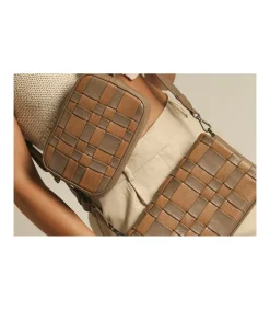 Bolso Bandolera Con Solapa Trenzada Rebeca