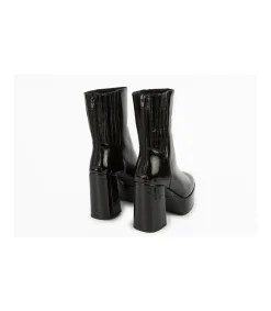 Botin Con Tacon Charol Mauve